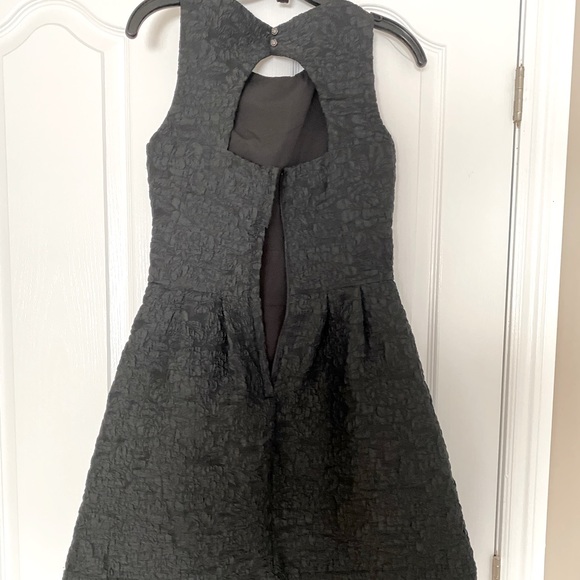 Floral Brocade Fit and Flare dress with Cut Out - Picture 10 of 13